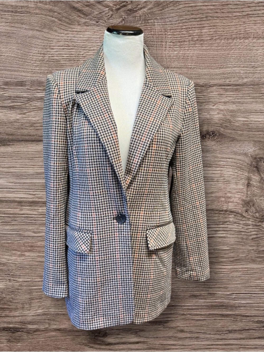 EUC Tailored One-Button Blazer Plaid SZ L